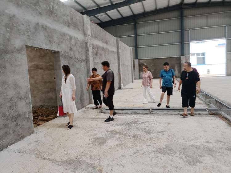 绿草地食品厂在如火如荼建设中