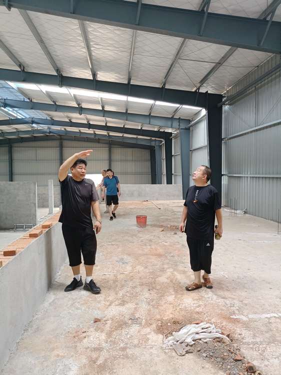 绿草地食品厂在如火如荼建设中