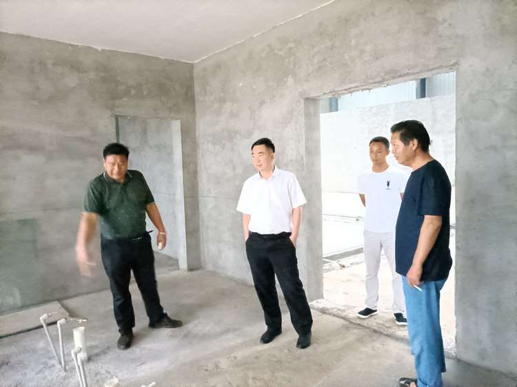 新任蔡河镇党委书记李明清深入镇属骨干企业走访调研