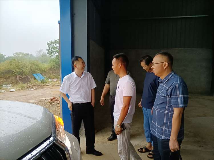 新任蔡河镇党委书记李明清深入镇属骨干企业走访调研