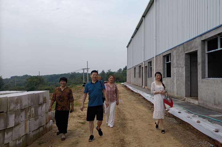 绿草地食品厂在如火如荼建设中