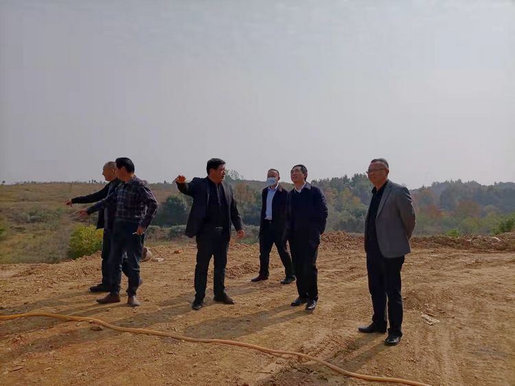 蔡河镇领导李明清、赖延安到重点骨干企业走访调研