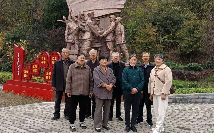 到浆溪店红色基地参观学习